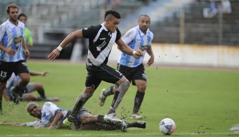 Danubio quiere de vuelta al «Loco» Álvez