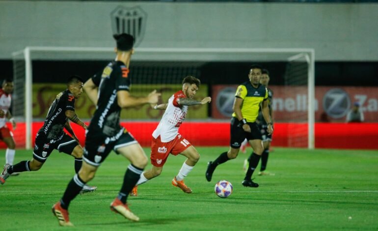 Ascenso: Estudiantes (Bs As) e Instituto empataron en Caseros y definen todo en Córdoba