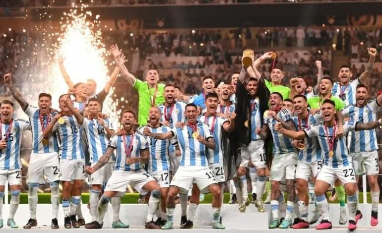 El mundo rendido a los pies de Messi, Scaloni y la Argentina