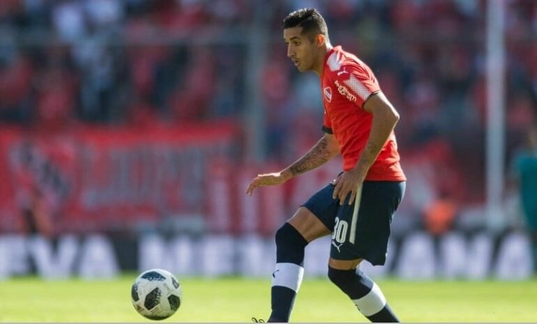 La Justicia le prohibió a Independiente fichar jugadores por la deuda con Gonzalo Verón