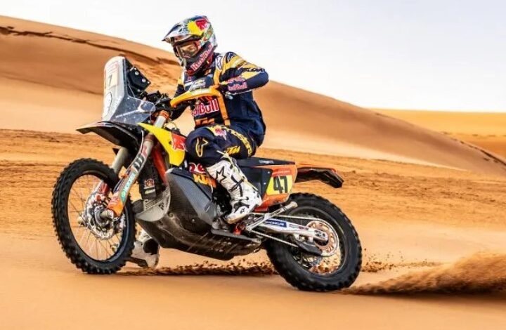 Cambio de punteros en motos: Benavides sigue 3º en el Dakar