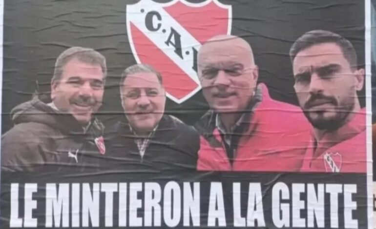 Independiente: nuevos afiches contra la dirigencia que busca entrenador