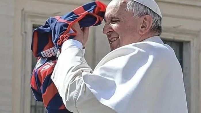 San Lorenzo saludó al Papa Francisco por sus 10 años al frente de El Vaticano