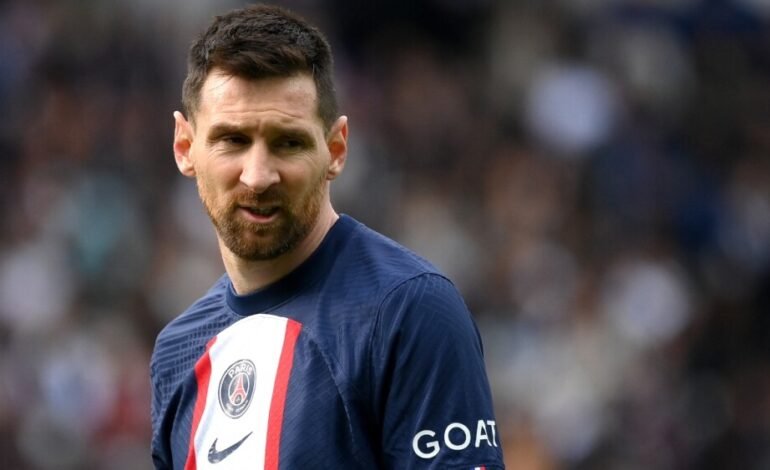 PSG: revelaron al posible reemplazante de Messi y llovieron críticas y memes al elenco parisino
