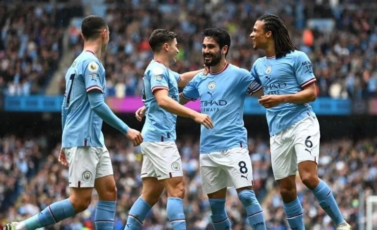 Con Julián Álvarez y Haaland, el Manchester City ganó y sigue en lo más alto de la Premier League