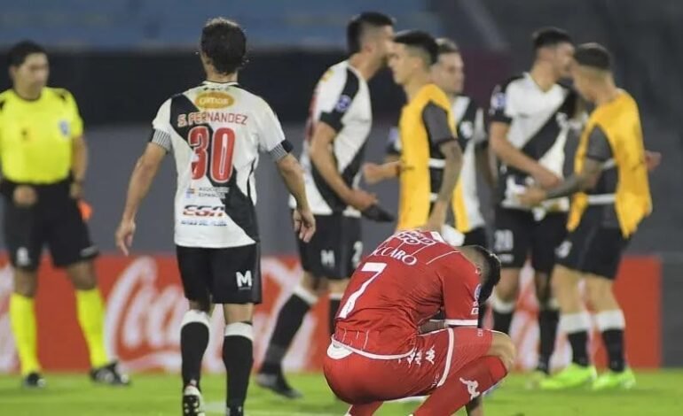  Huracán perdió ante Danubio, pero depende de si mismo para seguir en la Copa Sudamericana