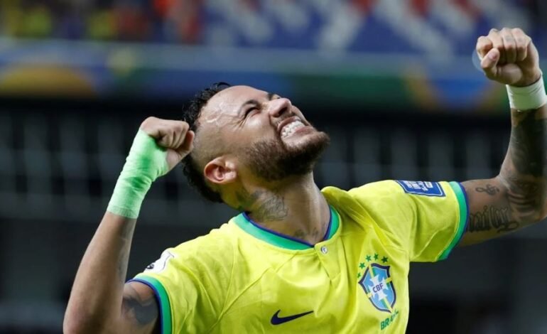 Neymar, histórico: con un doblete, superó a Pelé y desde anoche es el máximo goleador de Brasil