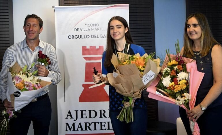 Candela Francisco regresó a la Argentina con su medalla de campeona mundial de ajedrez