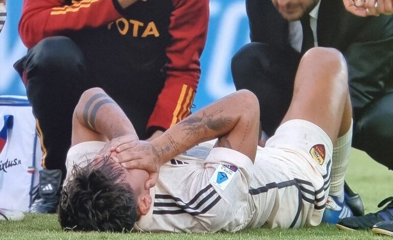 Alarma en la Selección Argentina: Dybala salió lesionado entre lágrimas por un golpe en la rodilla