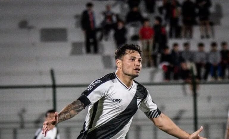 (VIDEO) El golazo de Mauro Zárate en Danubio de Uruguay