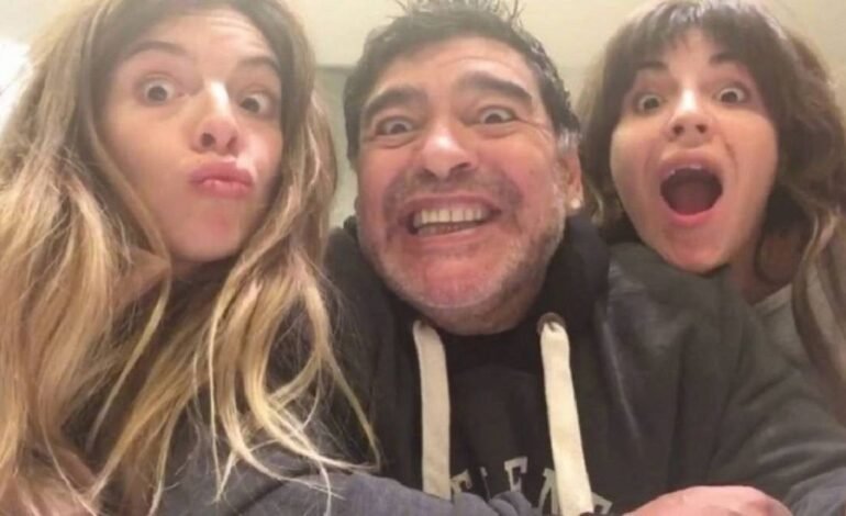 Dalma y Gianinna Maradona le respondieron a Mauricio Macri por los dichos sobre su padre