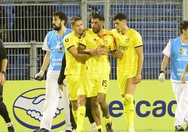 La dura sanción de CONMEBOL a Rosario Central y a Belloso tras los incidentes vs. Peñarol en el Gigante de Arroyito