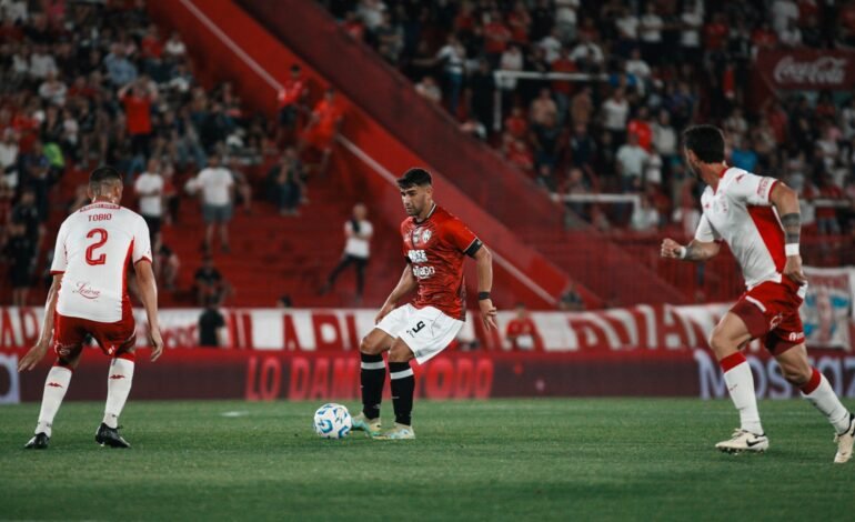 Huracán igualó con Central Córdoba y no logró acercarse a Vélez