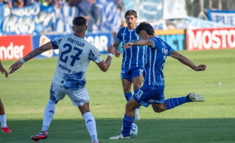 Se suspendió el encuentro entre Godoy Cruz y Talleres por la agresión de un hincha del «Tomba» al árbitro