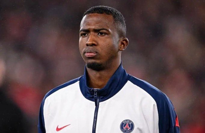 La MILAGROSA salvada de William Pacho ante Aston Villa