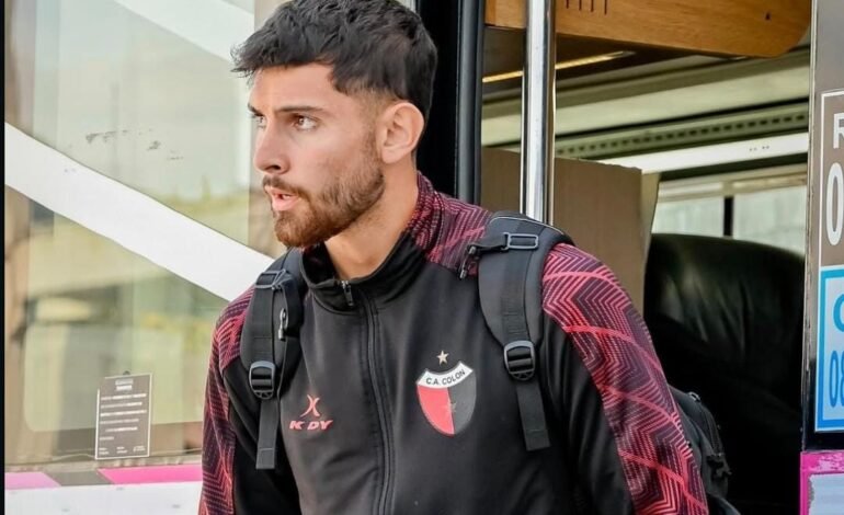 COLÓN ya se encuentra en Santa Fe tras el partido suspendido ante Morón