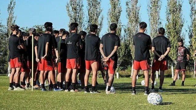 Colón completa un nuevo entrenamiento enfocado en el duelo ante Morón