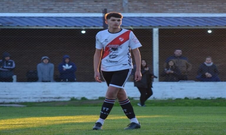 «Eleven una oración a Dios, nos tiene que escuchar»: El pedido de la madre de Matías, jugador de Libertad de Nelson
