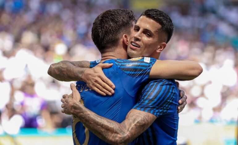  Joao Cancelo eligió a la hinchada de Boca sobre la de River