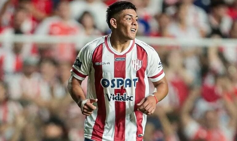  Diego Armando Díaz se iría a préstamo a Patronato