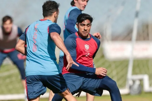 Unión retomó los entrenamientos con la mira puesta en el partido frente a Huracán
