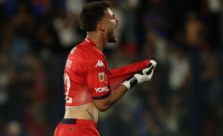 Era un TREMENDO ERROR de Zenobio pero lo salvó el VAR! ¿Hubo mano?