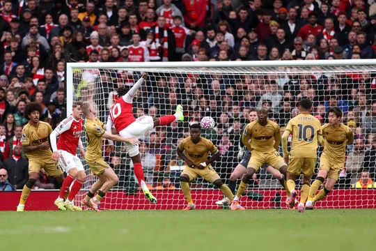 Arsenal venció al Crystal Palace y se afianzó en la cima de la Premier League