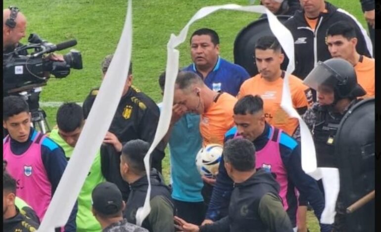 CLAUDIO MARTÍN LAPIDARIO CON COMESAÑA “Iba con la orden de suspender?”