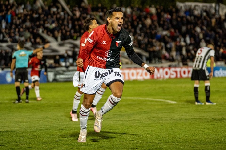 QUILMES quiere a José Barreto, quién RESCINDIRÁ en Colón – Santa Fe Deportivo QUILMES quiere a José Barreto, quién RESCINDIRÁ en Colón – Santa Fe Deportivo