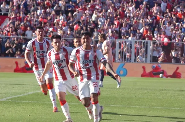 Unión recibe al flojo Aldosivi con la intención de defender la cima de su zona