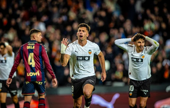 Con Lucas Beltrán de titular, el Valencia se llevó un gran triunfo en LaLiga