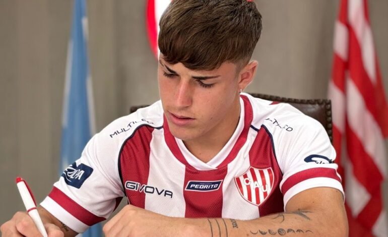 PRIMER CONTRATO: Santiago Grella firmó su primer vínculo profesional con Unión