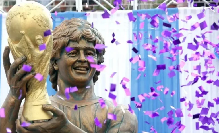 India levanta su propio monumento al mito: una estatua de Messi de 21 metros que busca tocar el cielo