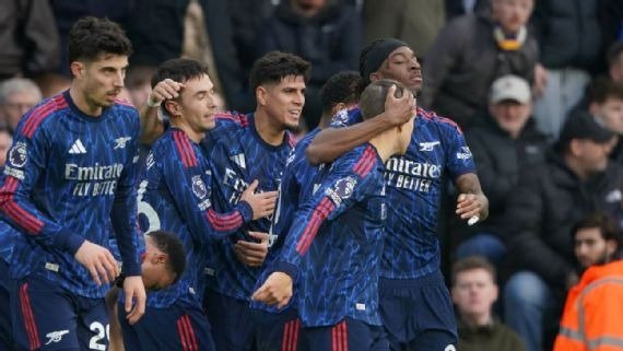 Arsenal goleó a Leeds en Elland Road y estira la ventaja en la cima de la Premier