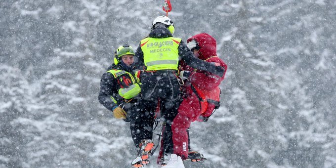 Lindsey Vonn sufrió un fuerte accidente en Crans Montana y LA RETIRARON EN HELICÓPTERO