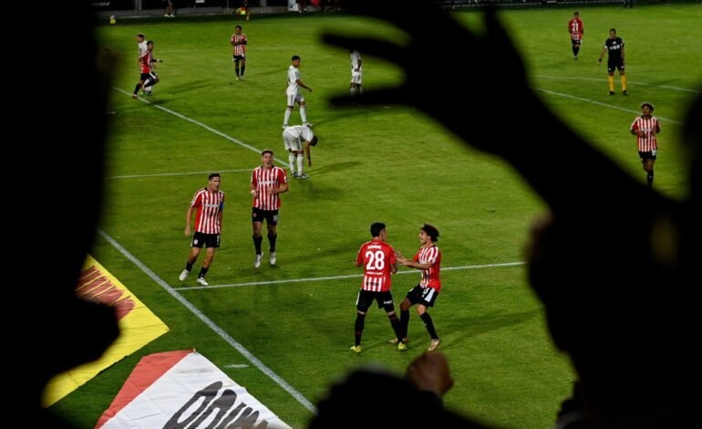 TRIUNFAZO DEL PINCHA para seguir prendido en el torneo