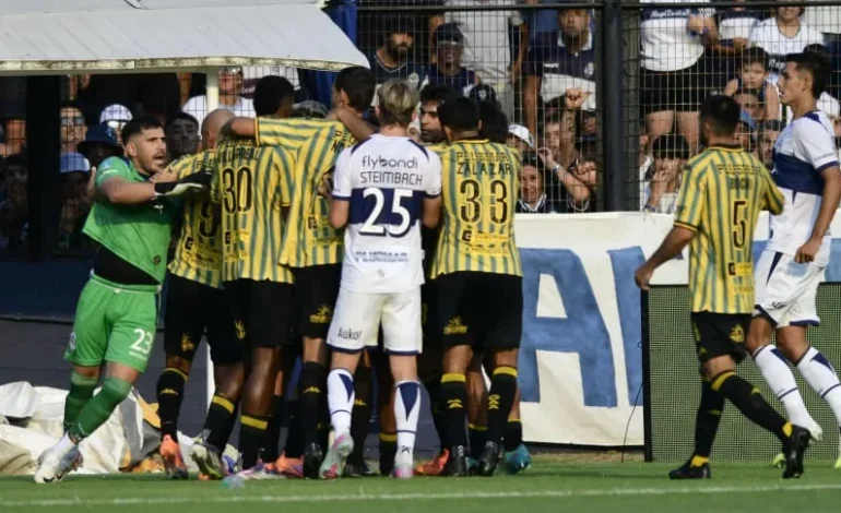 Barros Schelotto abrió el camino y el Lobo lo liquidó en el final