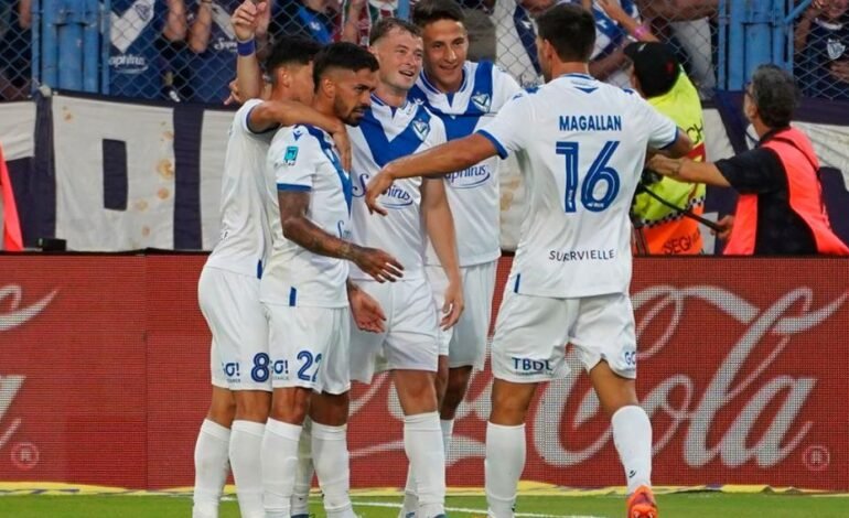 Vélez defiende la punta de la Zona A en un partidazo ante Lanús en Liniers