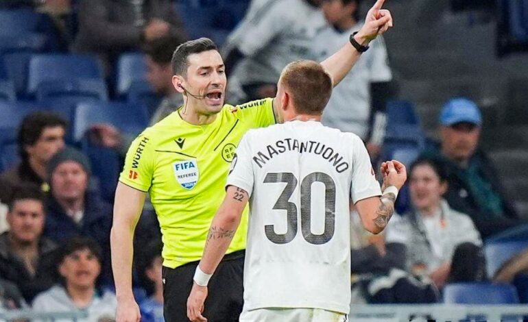 Las pruebas que COMPLICAN a Mastantuono: que le dijo al árbitro y la posible SANCIÓN