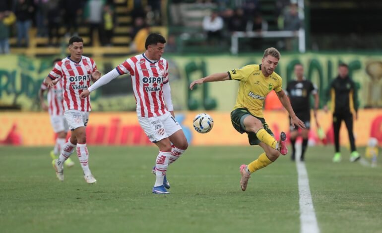 EN VIVO: Unión es más en Varela, pero no puede romper el cero