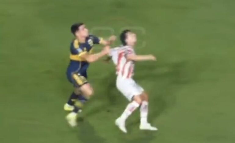 Falta no cobrada y gol de Merentiel: La jugada que encendió la polémica en el 15 de Abril