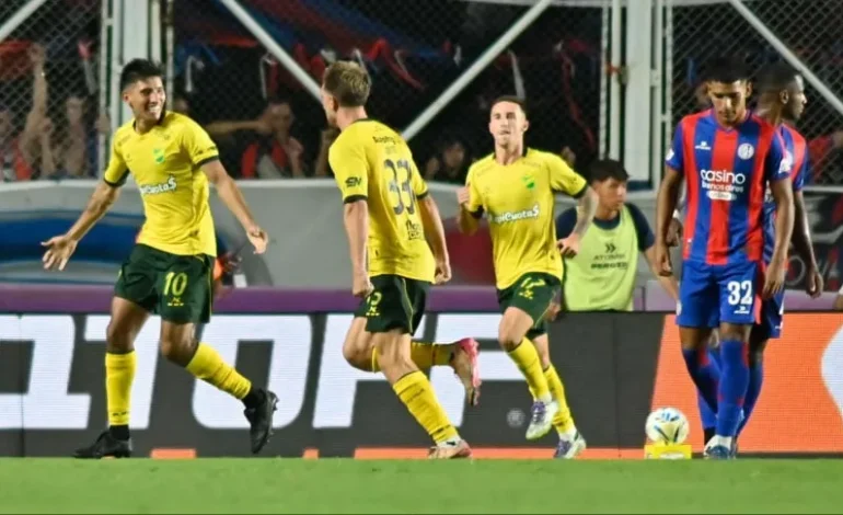 Las DOS CARAS de Defensa, el próximo rival de Unión: FUERTE de visitante y SIN TRIUNFOS de local