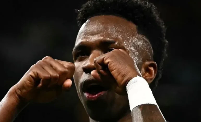 «LLOREN, LLOREN»: el PICANTE festejo de Vinicius a la gente del City
