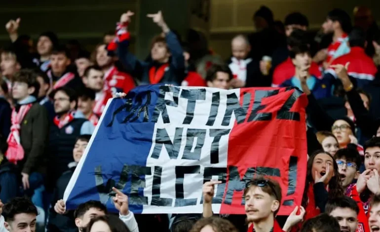 Dibu Martínez, silbado e insultado en Francia: la HOSTILIDAD de los hinchas del Lille que no olvidan Qatar