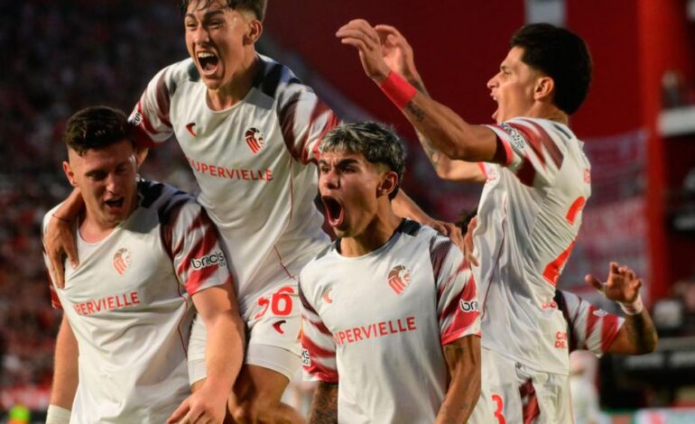 Estudiantes enfrenta a Cusco buscando su primera victoria en la Copa Libertadores