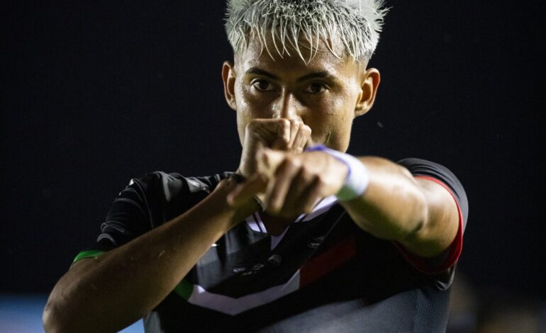 Vélez GOLEÓ a Deportivo Armenio y sigue firme en la Copa Argentina