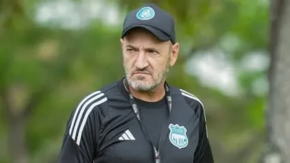 NO VA MÁS: Benítez dejó de ser el entrenador de Riestra tras la derrota con Unión y ya tiene reemplazante