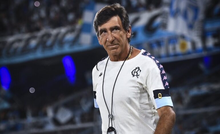 Diego Milito le comunicó a Gustavo Costas que no seguirá siendo el DT de Racing