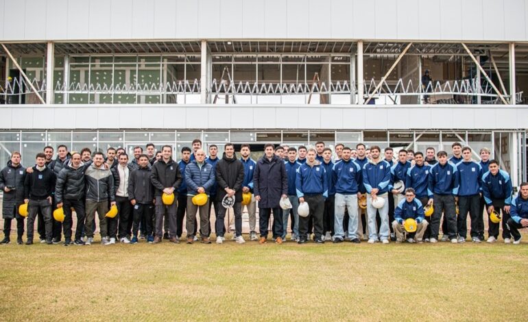 El plantel de Racing Club visitó el futuro centro de entrenamiento