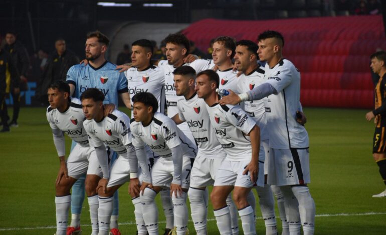 Colón no aguantó la ventaja y firmó un deslucido empate frente a Mitre en el Brigadier López
